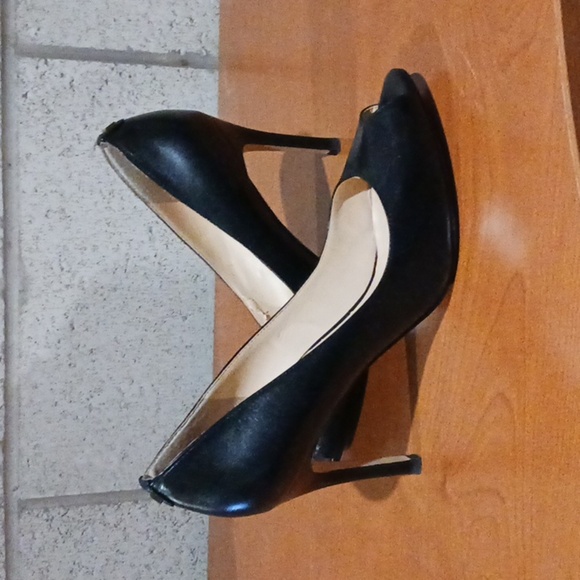 Ivanka Trump Black Peep Toe Heels Womens Size 9M B5 - Picture 7 of 9